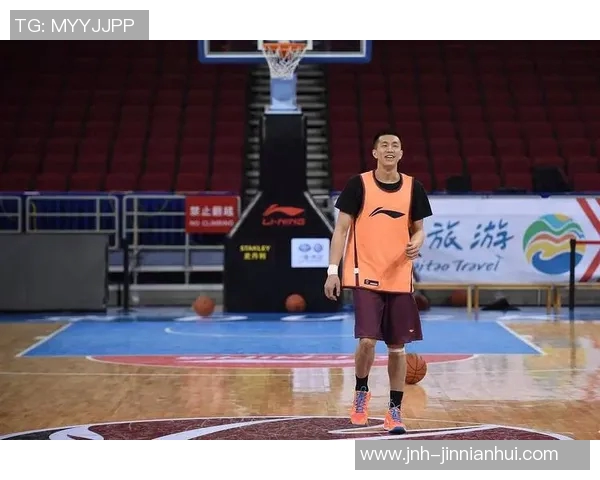 杨瀚森迎来关键发展期球队战术调整助其提升球权处理能力