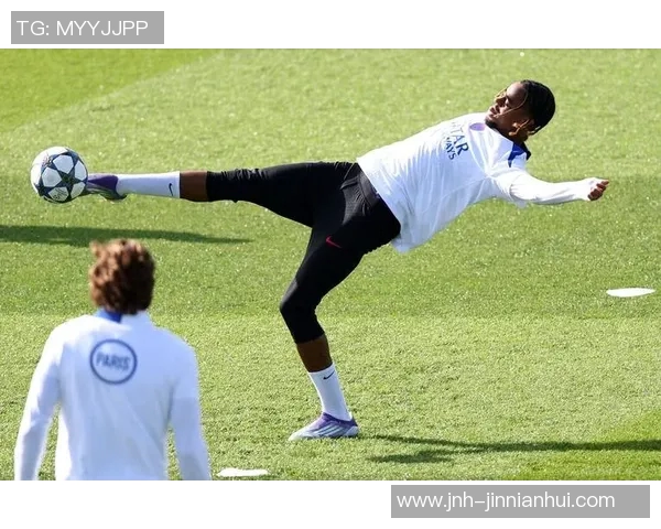 巴黎对阵里尔首发阵容揭晓巴尔科拉领衔门德斯阿什拉夫待命吉鲁出战