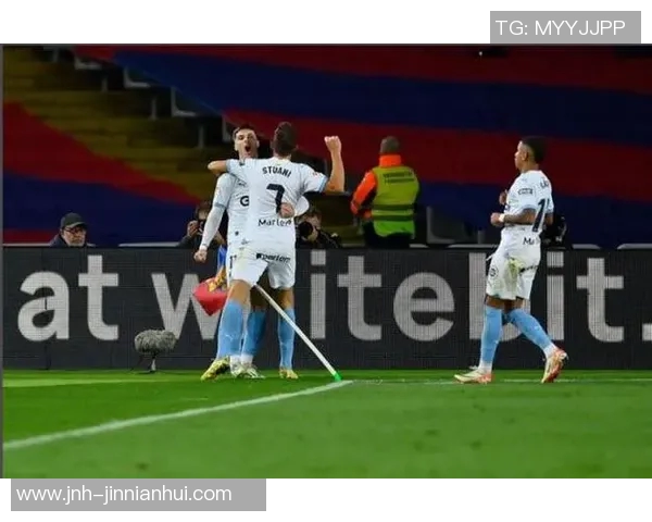 西甲最新动态巴萨登顶皇马明晨挑战赫罗纳马竞紧随其后升至第三