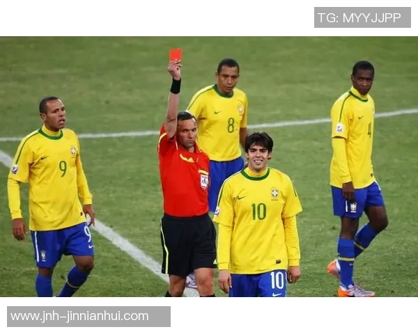 回顾20年前巴西队首发阵容卡卡小罗阿德助力4-1战胜阿根廷的辉煌时刻