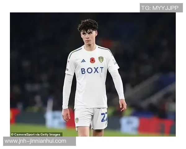 福登与19岁小将格雷合影庆祝晋级半决赛恭喜他首次亮相表现出色