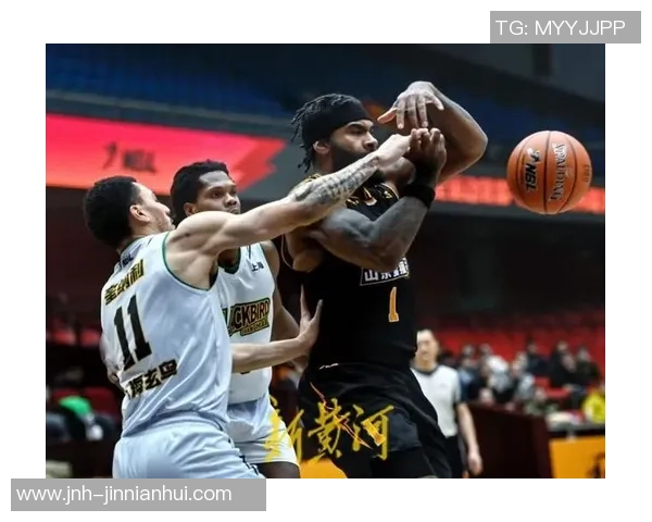 山东蜜獾在NBL常规赛第九轮中以85比93惜败于上海玄鸟展现顽强斗志 山东蜜獾在NBL常规赛第九轮中以85比93惜败于上海玄鸟展现顽强斗志