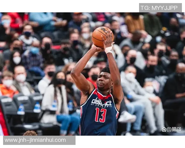 托马斯布莱恩特绝杀被帽愤怒推开摄像头引发热议