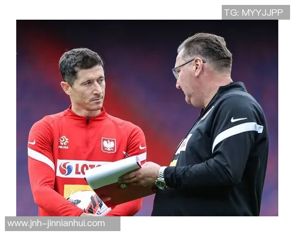 2025年波兰足球门将实力榜揭晓什琴斯尼稳居第一斯科鲁普斯基位列第三 2025年波兰足球门将实力榜揭晓什琴斯尼稳居第一斯科鲁普斯基位列第三